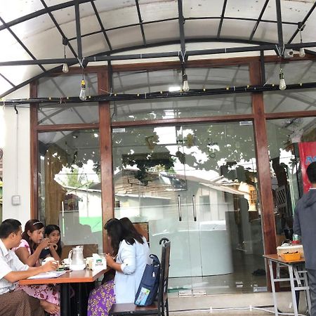 The Lodge Yangon Poshtel Eksteriør billede