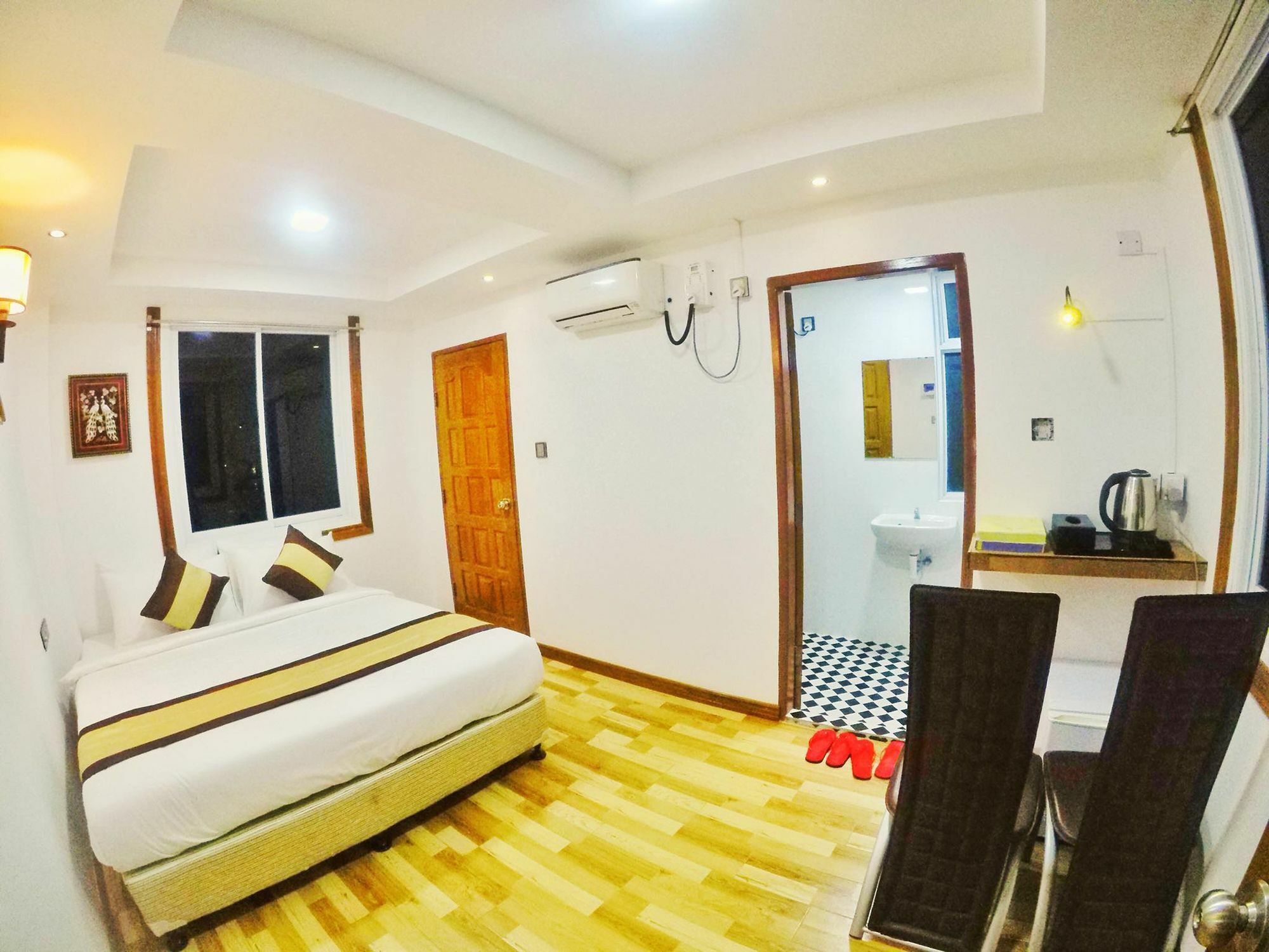 The Lodge Yangon Poshtel Eksteriør billede